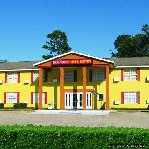 Scottish Inn And Suites Tomball Exterior photo